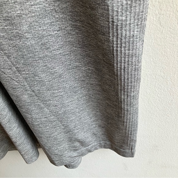 Lululemon Metal Vent Tech Polo Shirt Size L Gray Short Sleeve Golf Tennis Preppy - Picture 9 of 11